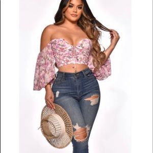 🌸 TOO CUTE CROP TOP🌸